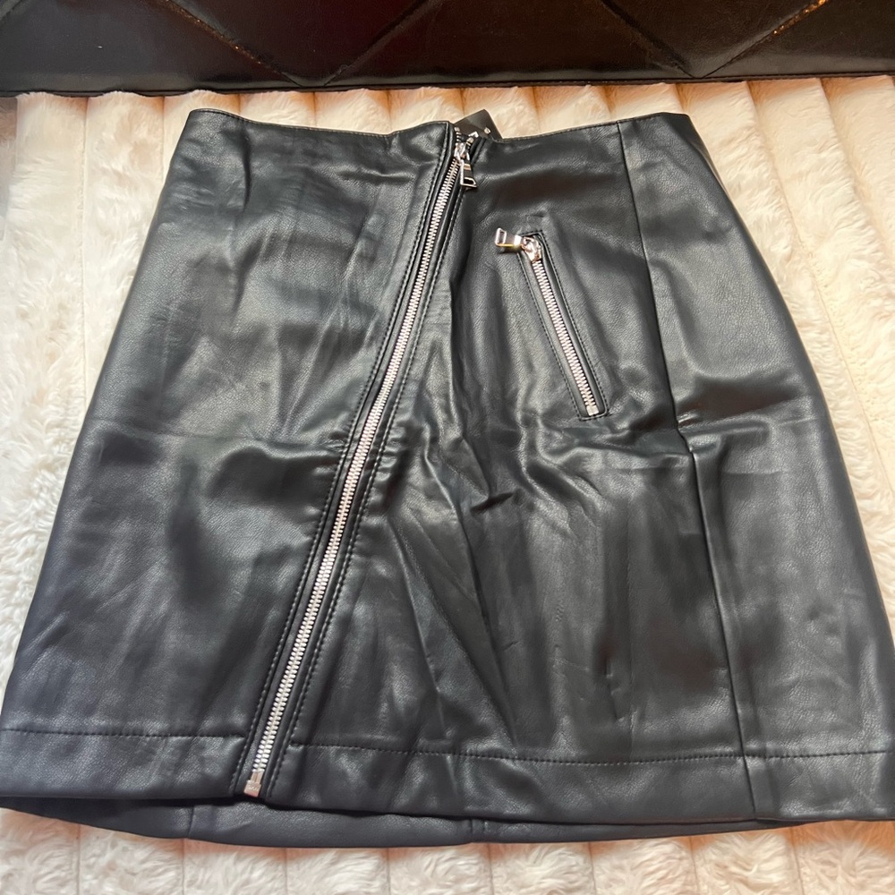 Express faux leather skirt - size 6